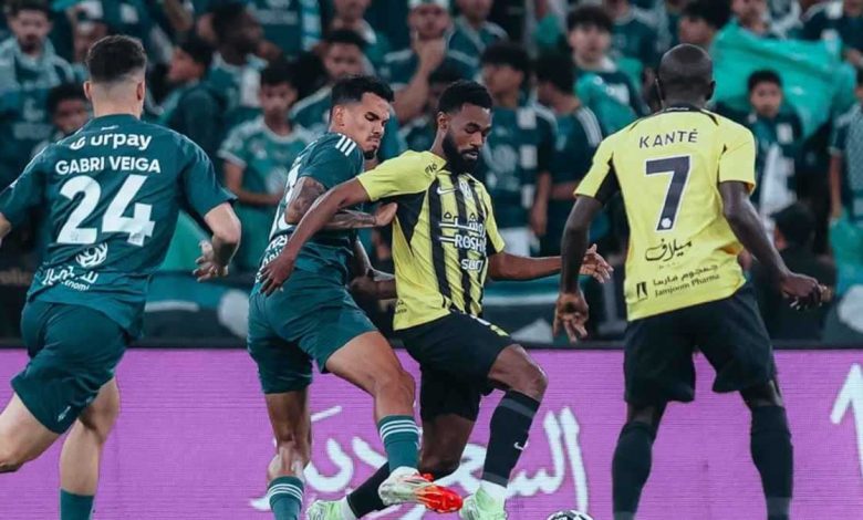 مهاجم مغربي يفجر صراعا كبيرا بين الأهلي والاتحاد السعوديين