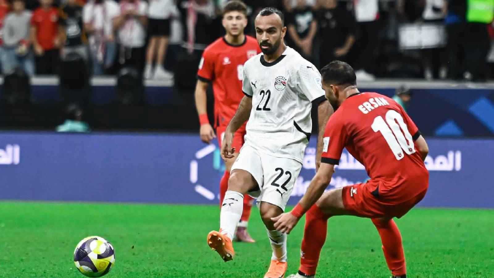 المشكلة الأكبر.. أكثر لاعب أثار استياء جمهور ليفربول أمام إنتر
