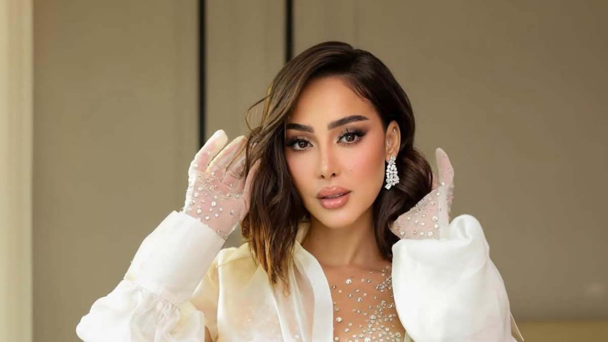 أحمد العوضي يستعرض موهبته الشعرية في