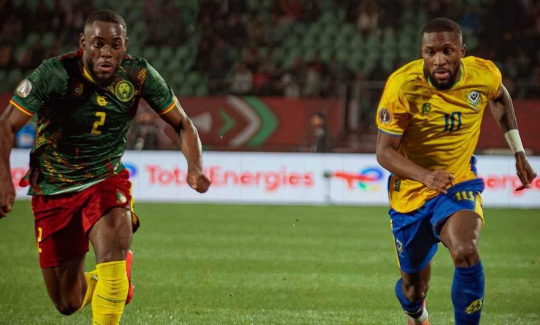 حسام عبد المجيد يحرج حسام حسن