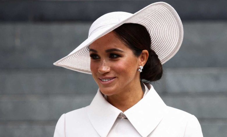 بعد سنوات من القطيعة.. ميغان ماركل تتواصل مع والدها