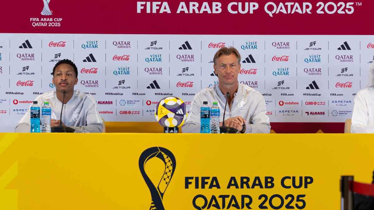 دور الـ8 لكأس العرب والدوري الأوروبي.. مواعيد مباريات اليوم والقنوات الناقلة