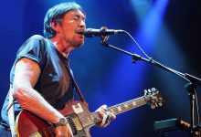 ثعبان شديد السمية يعلق داخل حذاء امرأة في لحظات رعب (صور)