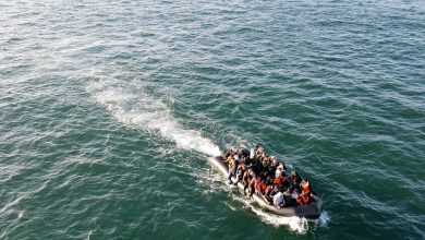 فرنسا.. محاكمة عراقيين وسوداني إثر حادث غرق خلف قتلى في قناة المانش