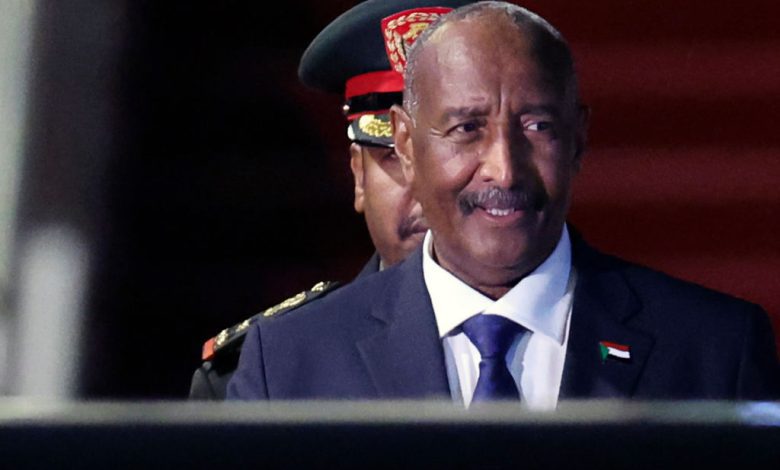 "ابن الأكرمين".. البرهان ينشر صورة مع ولي العهد السعودي خلال زيارته للمملكة