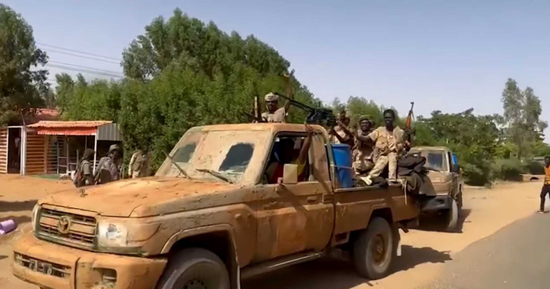 "وقف النار أولوية قصوى".. عبد الله بن زايد يرد على دبلوماسي أمريكي بشأن السودان