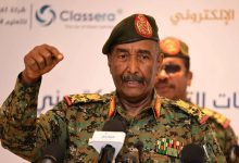 البرهان يتفقد جهوزية الوزارات بعد العودة إلى الخرطوم (صور)