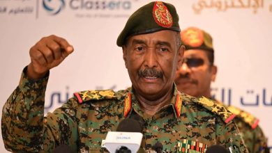 البرهان يتفقد جهوزية الوزارات بعد العودة إلى الخرطوم (صور)