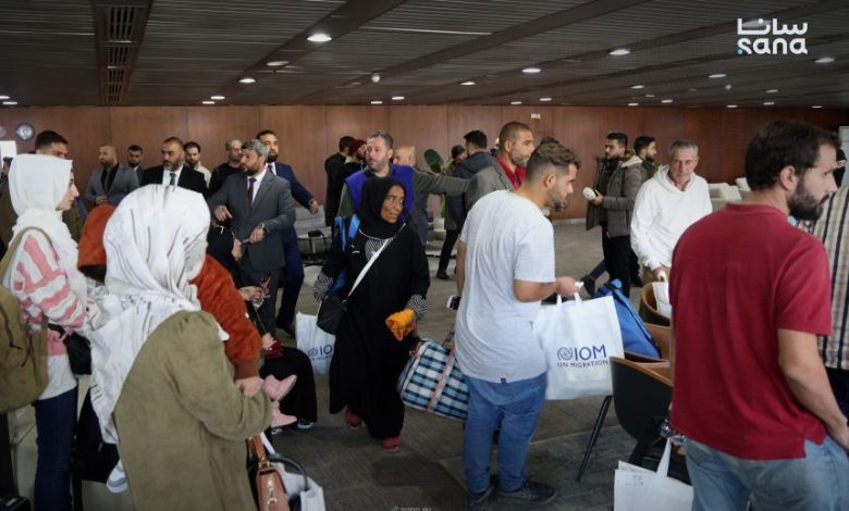 وصول أول طائرة إلى مطار دمشق تقل سوريين من السودان