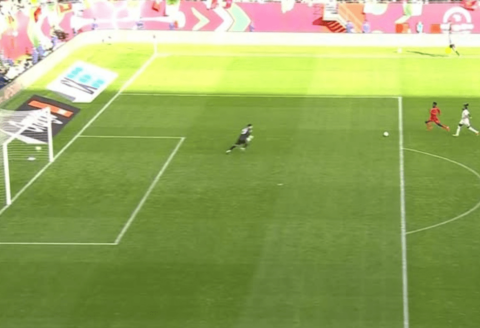 تحت أنظار زين الدين زيدان.. لوكا زيدان ينقذ الجزائر من هدف محقق أمام السودان (فيديو)