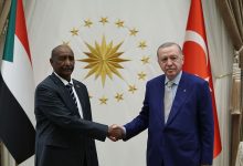 البرهان وأردوغان يبحثان في أنقرة تطوير العلاقات الثنائية ودعم استقرار السودان