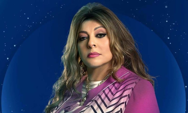 القبض على 4 محتجين لطّخوا صندوق عرض التاج البريطاني