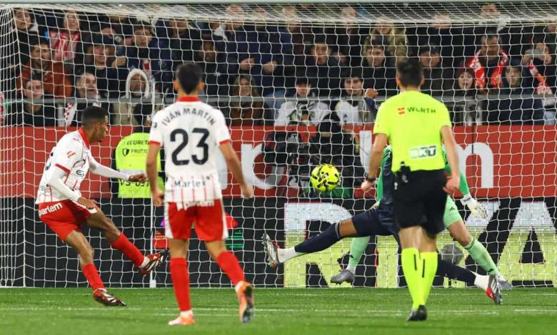 قلل من منتخبنا.. رد ناري من الإعلامي العماني صاحب أزمة نواف العقيدي