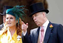 بعد تجريده من ألقابه.. الأمير أندرو يظهر في "مناسبة عائلية"