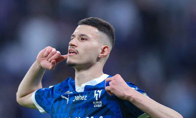 بعد تحطيم رقمه.. كريستيانو رونالدو يفاجئ مبابي (صورة)