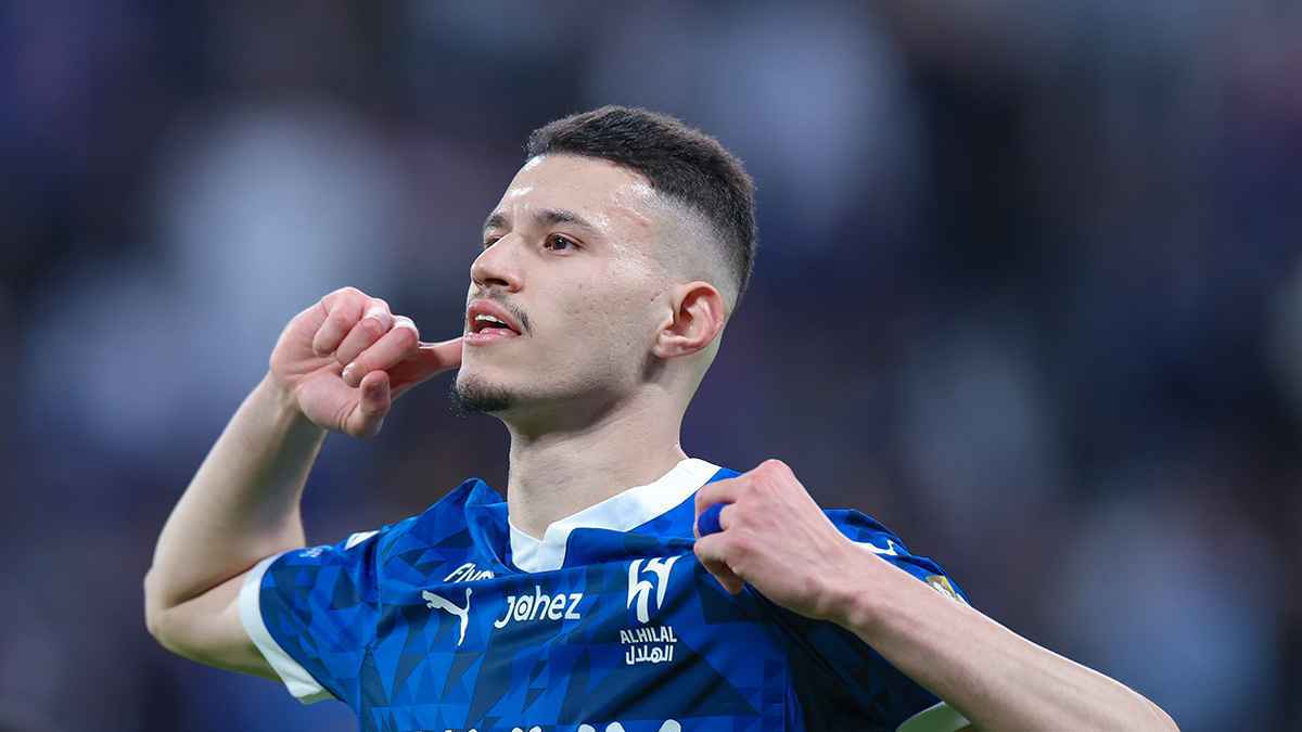 بعد تحطيم رقمه.. كريستيانو رونالدو يفاجئ مبابي (صورة)