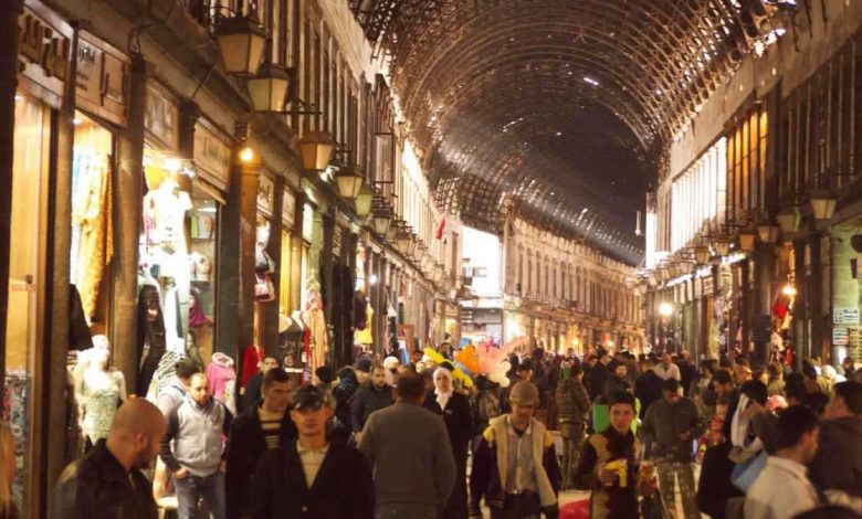 الهجوم على سلاف فواخرجي يعيد جدل