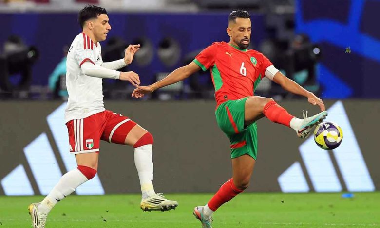 أسطورة المنتخب السعودي يشن هجوما حادا على حكم لقاء الأردن