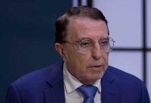 أثارت جدلًا واسعًا.. كيف خطفت لوحة محمود المليجي الأنظار من أحمد السقا؟