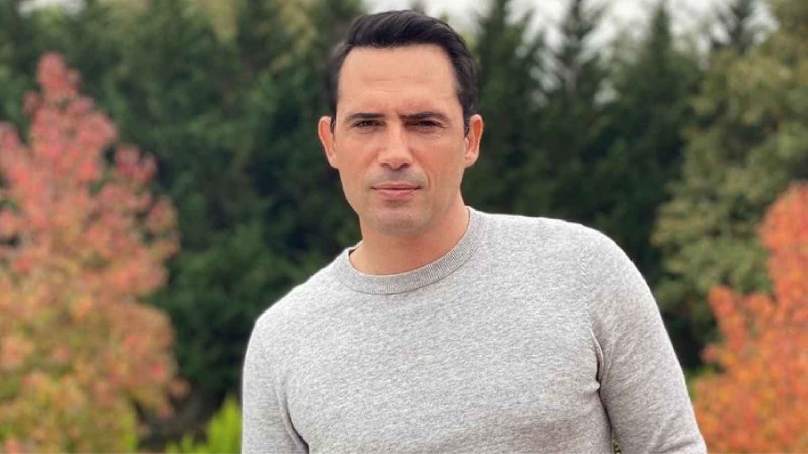 ولادة نادرة لشبلين من الأسود البيضاء المهددة بالانقراض (فيديو)