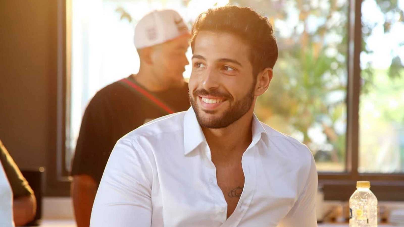 إد بيبول.. مؤثر بلجيكي يخطف قلوب المصريين بمشاهدات مليونية (فيديو)