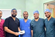 على ارتفاع 35 ألف قدم.. مسافر يصنع قهوته في الطائرة (فيديو)