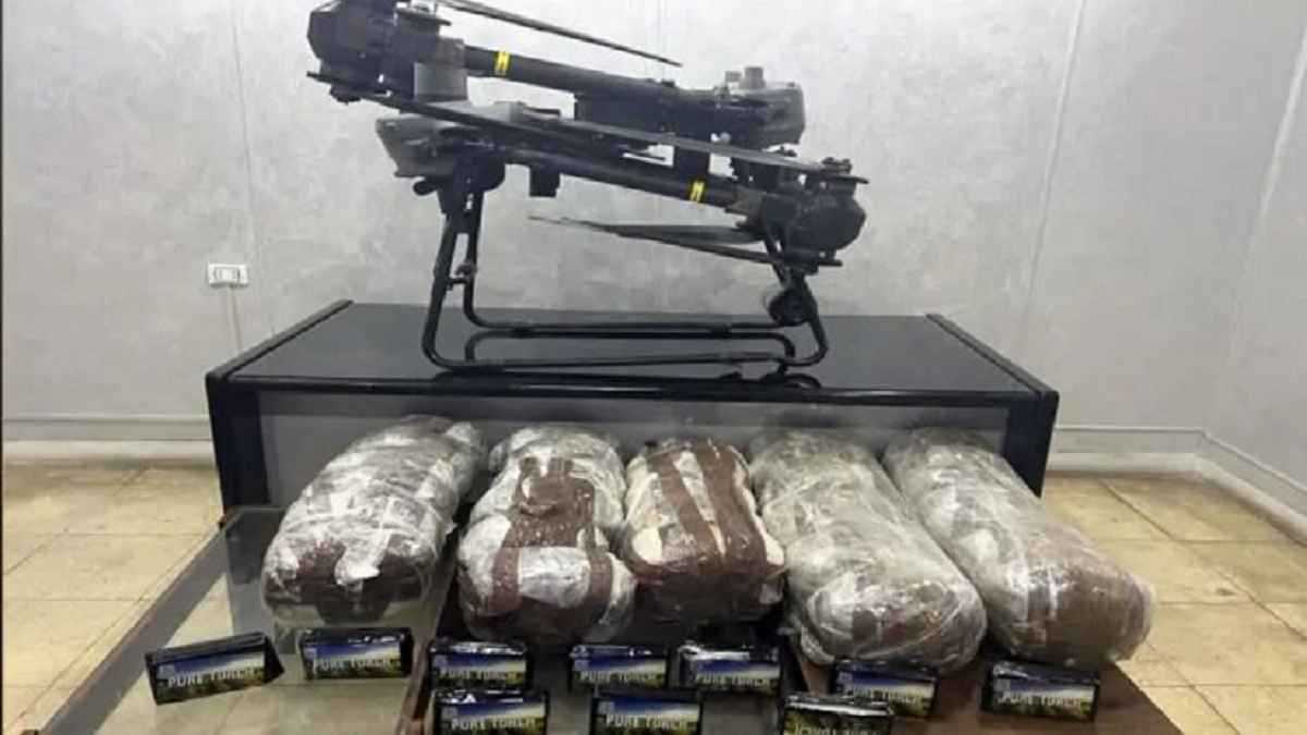 امرأة تبحث عن