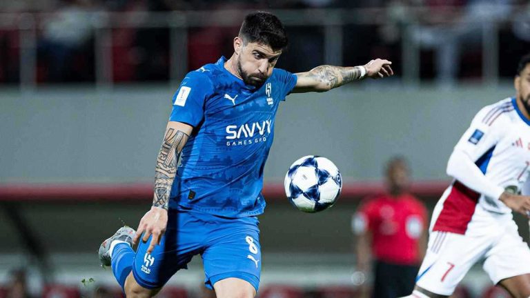 هدية إنزاغي لنادي الهلال السعودي