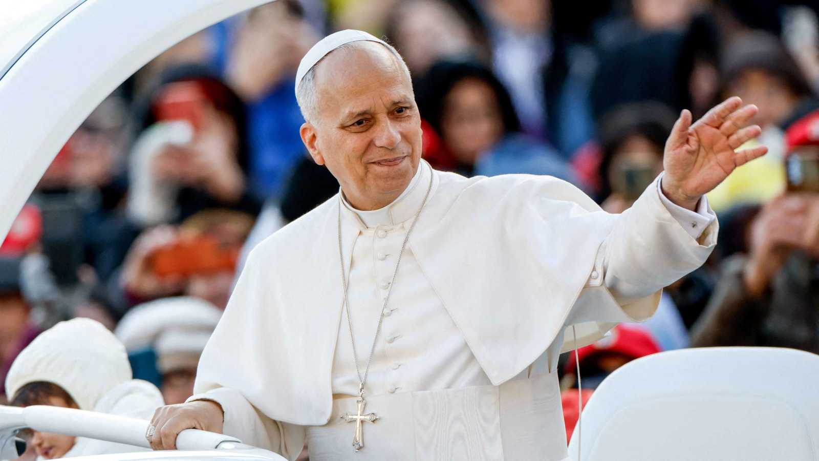 امرأة تبحث عن