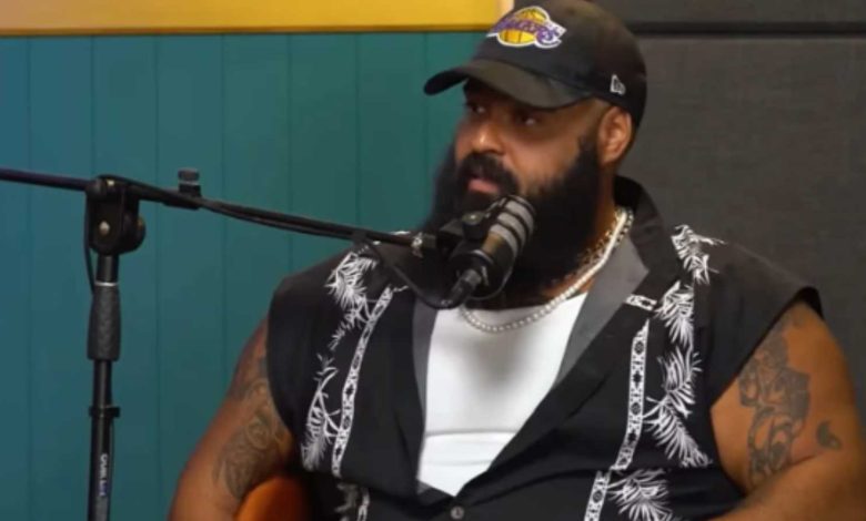 امرأة تبحث عن