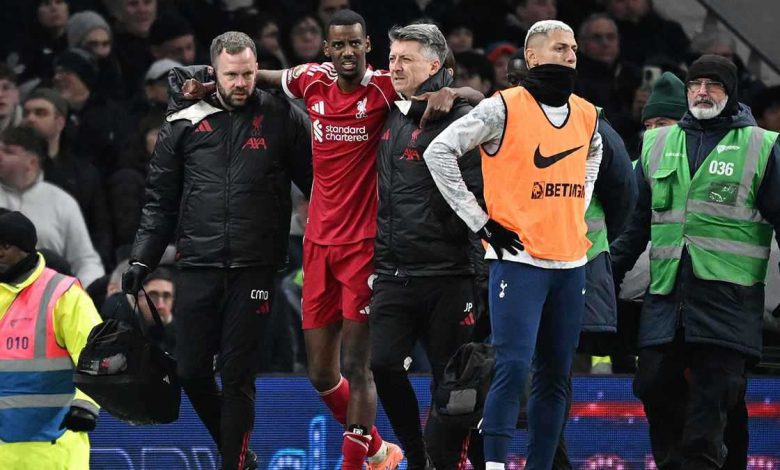 بينهم نجم الأهلي السعودي.. ليفربول يجهز 5 بدائل لإيزاك