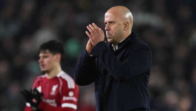 يتواجد دائما في موقع الجريمة.. سلوت يحرج نجم ليفربول أمام الجميع