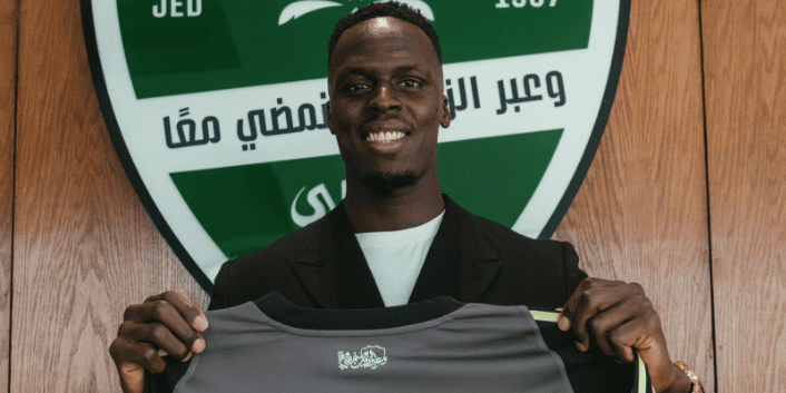 إدوارد ميندي يعلق على تجديد عقده مع الأهلي