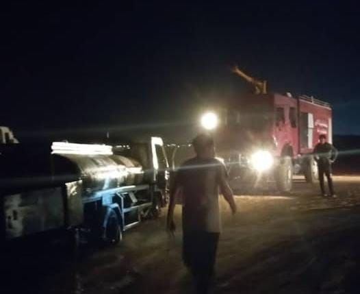 إدارة مطار عتق: إخماد حريق بسيارة محروقات قرب محطة الوقود