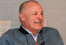 اتحاد الكرة يسابق الزمن لاستلام شحنة الملابس قبل أمم أفريقيا من الجمارك