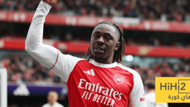 صورة – إيزي يجاور نجوم أرسنال برقم تاريخي
