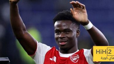 عين على ساكا في مباراة إيفرتون