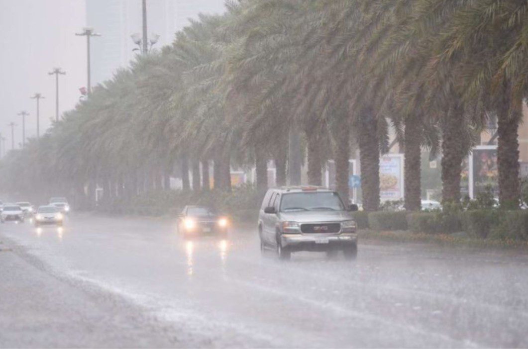 أمطار رعدية ورياح نشطة على أغلب المناطق