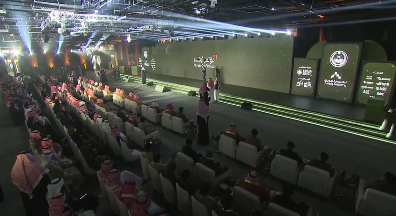 "الداخلية" تطلق 5 خدمات رقمية جديدة خلال مؤتمر أبشر 2025