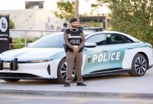 المرور يتيح لزوّار معرض واحة الآمان تجربة القيادة الآمنة عبر جهاز محاكاة