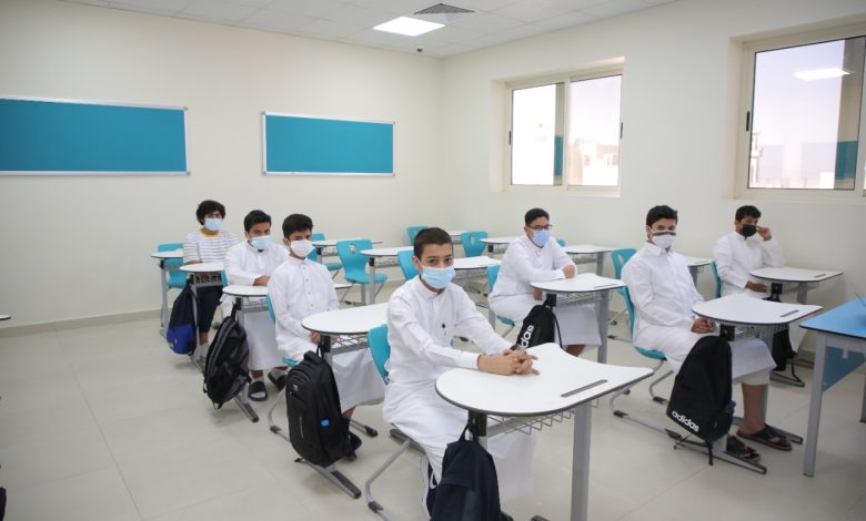 طلاب بالمدينة المنورة