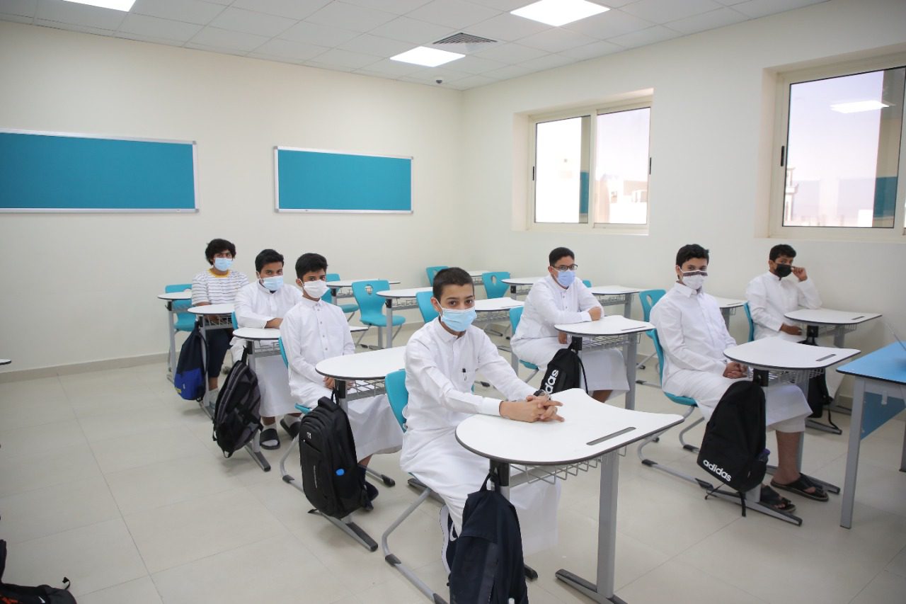 طلاب بالمدينة المنورة