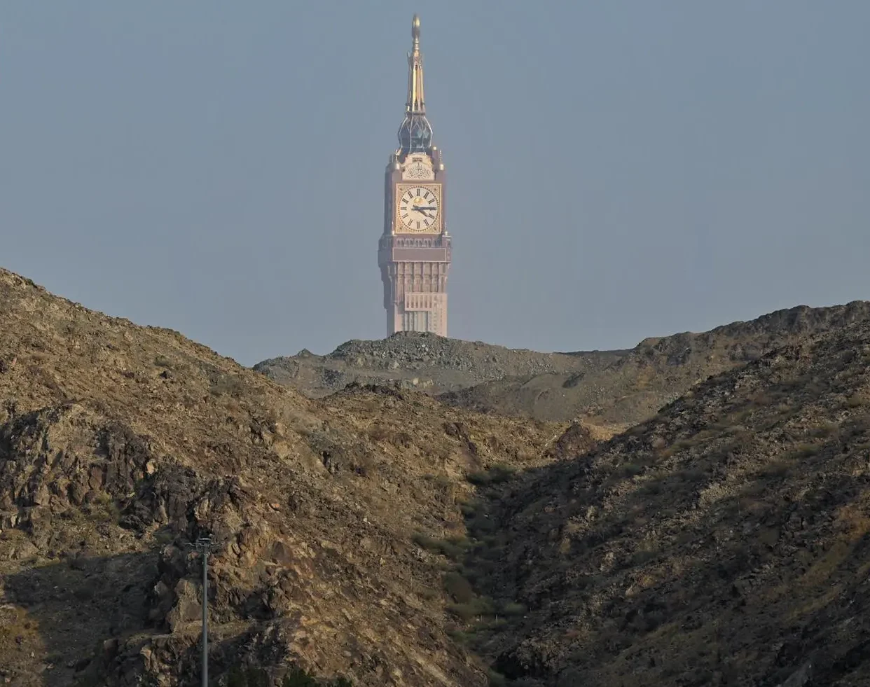 حراء وثور وأبي قبيس.. جبال مقدسة وشواهد تاريخية رسمت ملامح هوية مكة الطبيعية