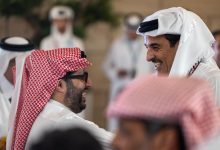 حفاوة الاستقبال عكست عمق الأخوة.. تركي آل الشيخ يلتقي أمير قطر في الدوحة