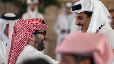 حفاوة الاستقبال عكست عمق الأخوة.. تركي آل الشيخ يلتقي أمير قطر في الدوحة