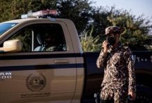 ضبط مخالفين لممارستهما الرعي المحظور والتخييم غير المُرخص