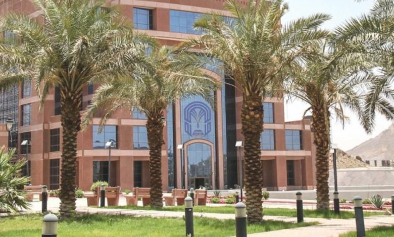 فرصة للكفاءات الوطنية.. جامعة طيبة توفر وظائف تدريس بنظام الساعات