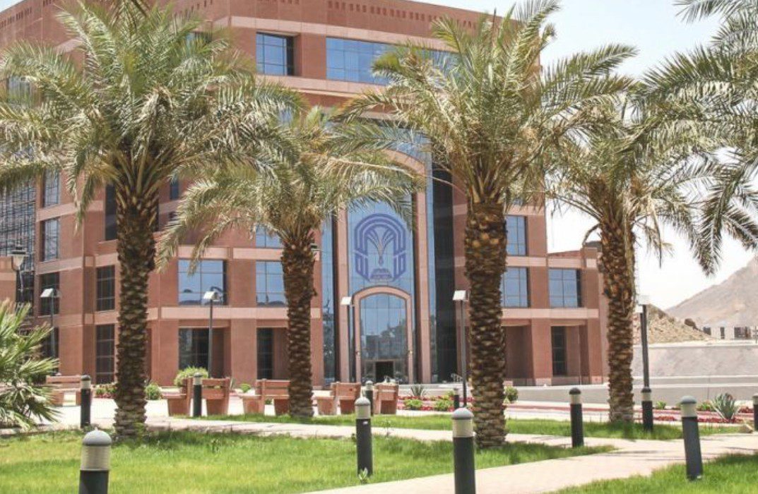 فرصة للكفاءات الوطنية.. جامعة طيبة توفر وظائف تدريس بنظام الساعات