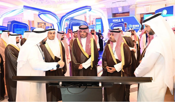 محافظ جدة يشهد تدشّين أكبر واحة للمياه في العالم