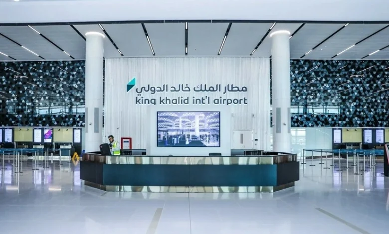مطار الملك خالد يُعلن ‏عودة العمليات التشغيلية بالكامل بعد إعادة جدولة 200 رحلة